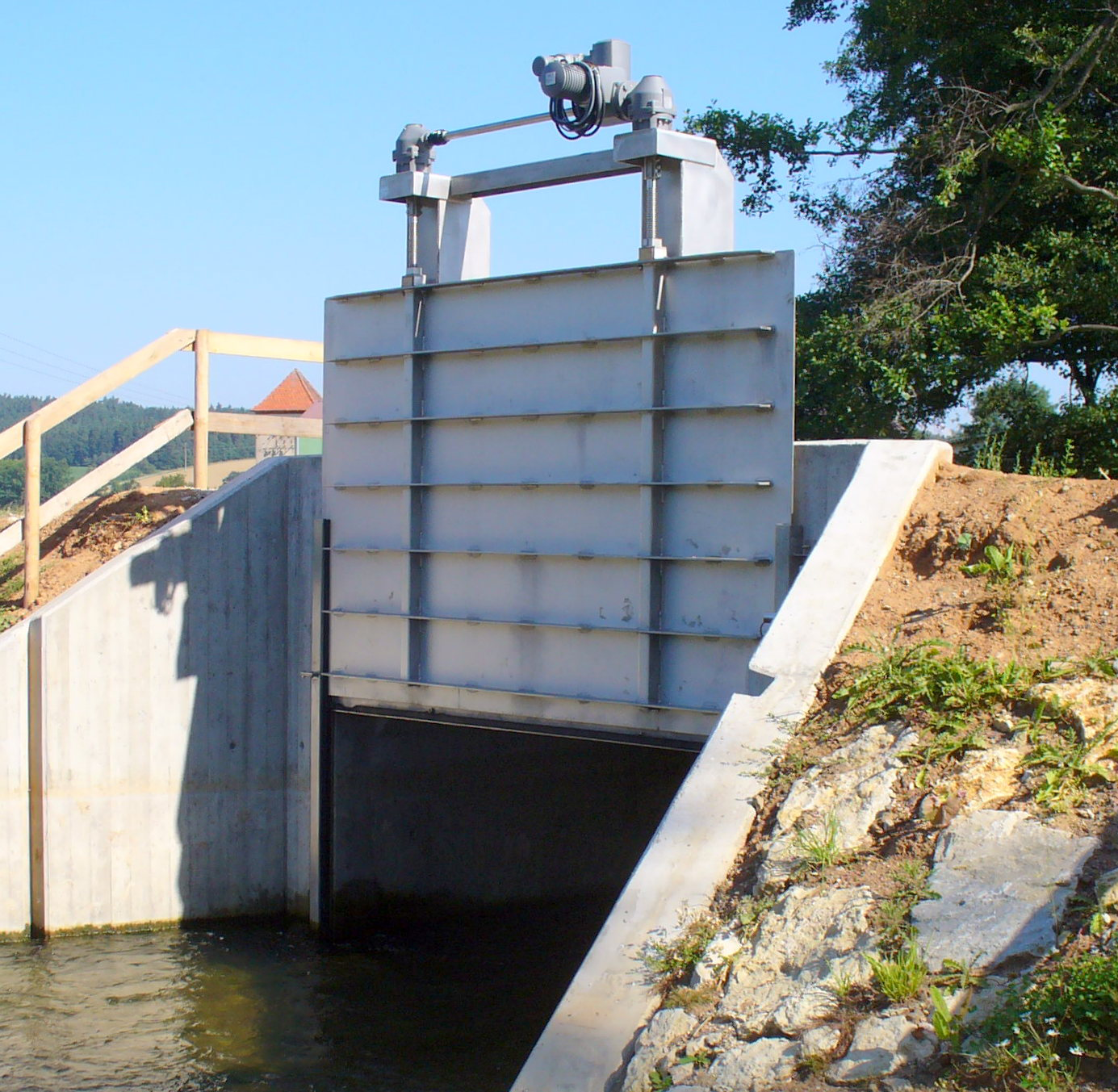 canal-compuerta-arcomsouth-07